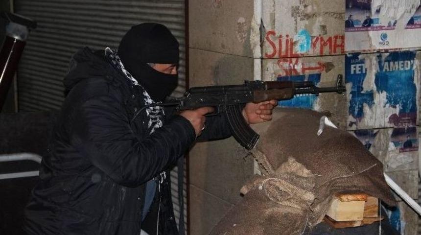 Diyarbakır&rsquo;da Yeni Yıla Polis Ve Asker Operasyonla Girdi