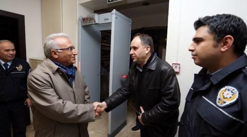 Bursa Valiliği Yeni Yıla Vatandaşlarla Beraber Girdi