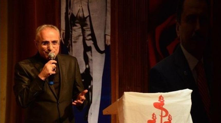 Eski K&uuml;lt&uuml;r Ve Turizm Bakanı Yal&ccedil;ın Top&ccedil;u;