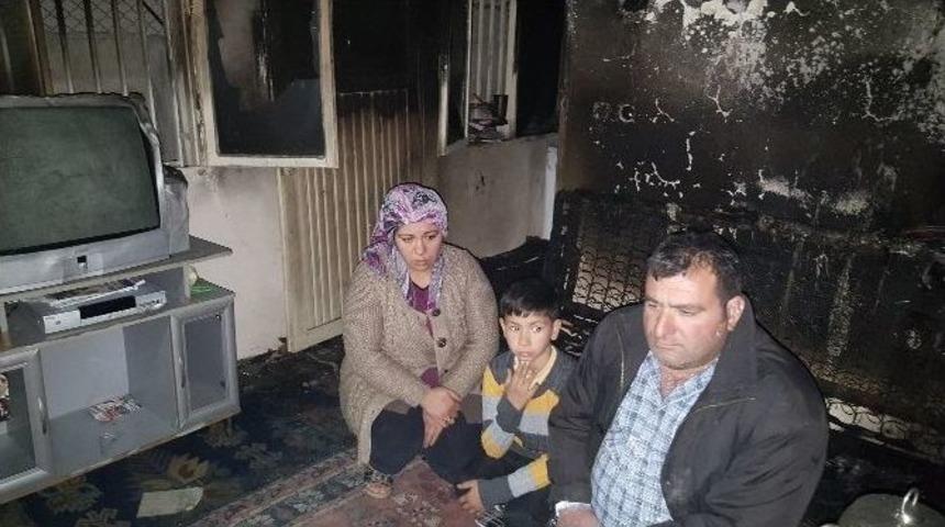 Kadirli&rsquo;de Evi Yanan Aile Yılbaşına B&ouml;yle Girdi