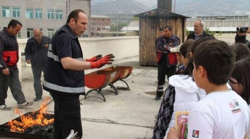 Belediye 741 Yangına M&uuml;dahale Etti