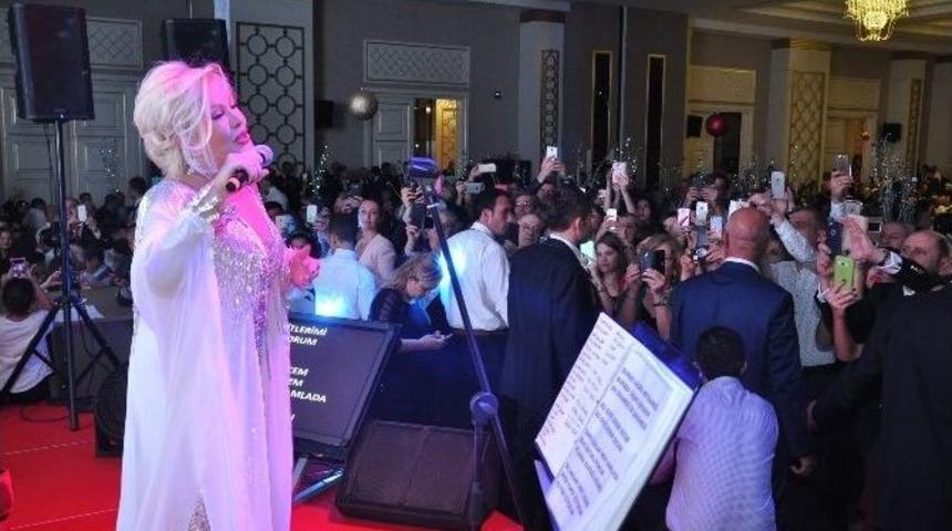 Afyonkarahisar’da Emel Sayın Rüzgarı Esti