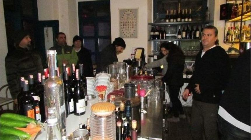 Polis Yılbaşı Akşamında Ka&ccedil;ak İ&ccedil;kiye Ge&ccedil;it Vermedi