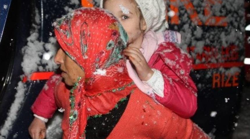 Mahsur Kalan Hasta &Ccedil;ocuklara Beş Saat S&uuml;ren Operasyonla Ulaşıldı