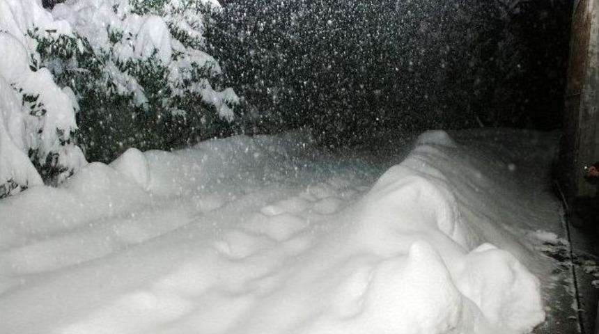 (&ouml;zel Haber) Rize&rsquo;de Kar Yağışı Etkili Oluyor