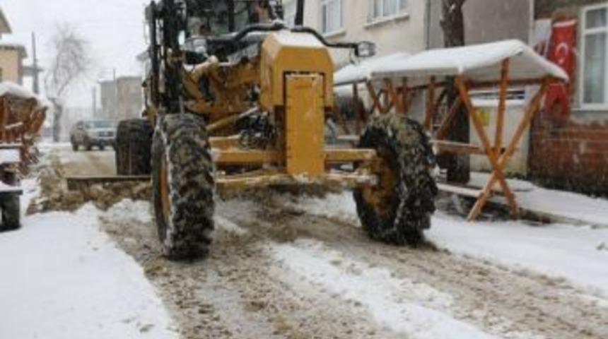 D&uuml;zce&rsquo;de 50 K&ouml;y Yolu Kapalı