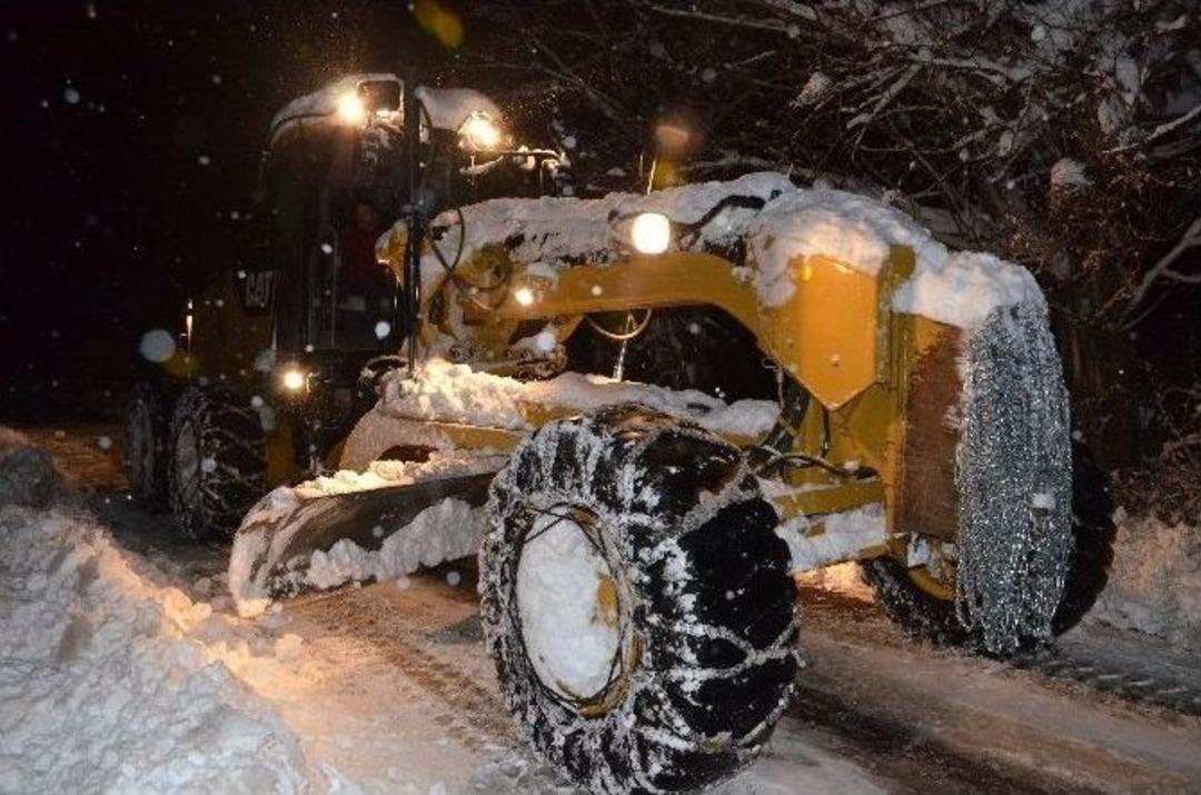 Bitlis&rsquo;te Karla M&uuml;cadele &Ccedil;alışması