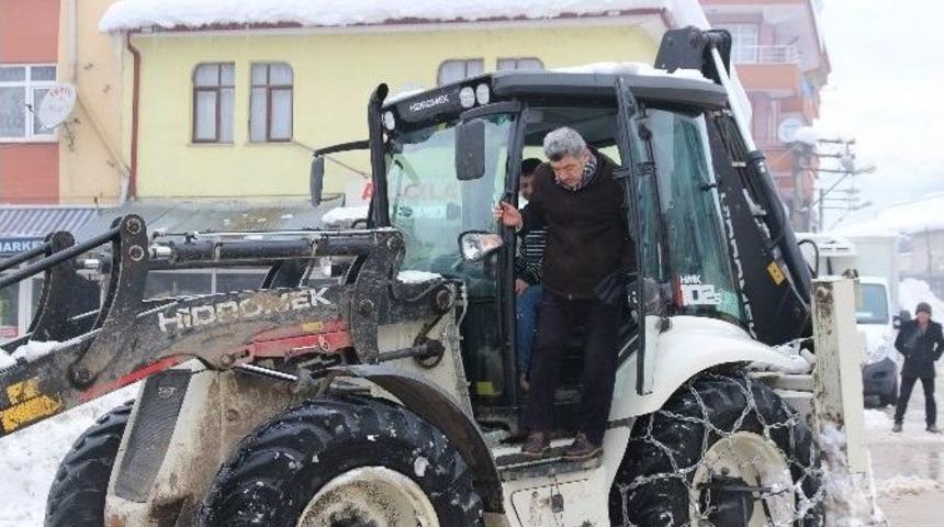 Yığılca Belediyeden &Ouml;rnek Kar &Ccedil;alışması