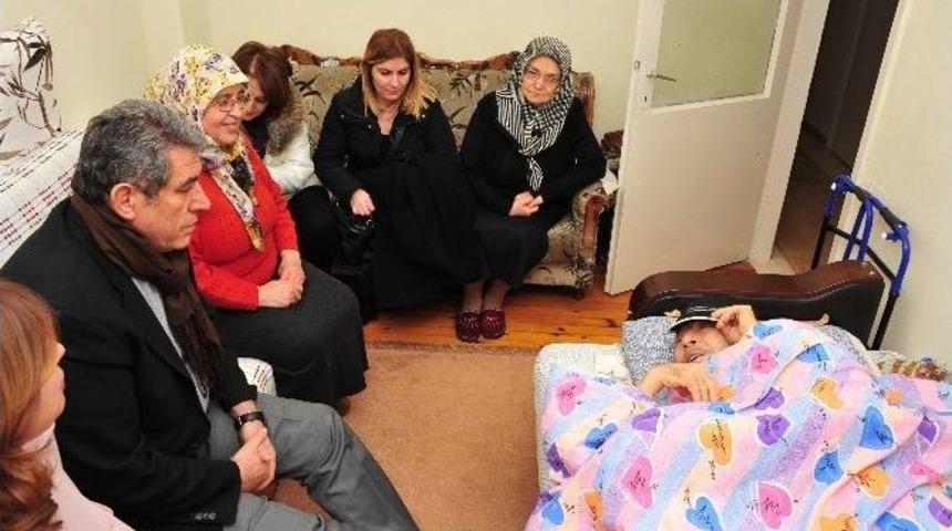 Başkan &Ccedil;alkaya Ve Ailesi Yeni Yılı Vatandaşlarla Karşıladı