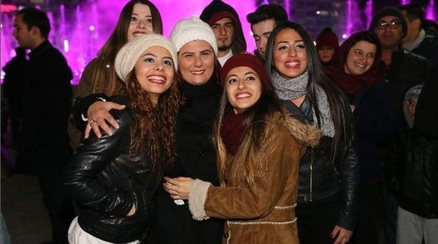 Başkan &Ccedil;er&ccedil;ioğlu, 2016&rsquo;yı Vatandaşlarla Birlikte Karşıladı