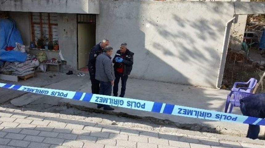 Boşandığı Eşinin Evini Basan Adam Kızını Ve Torununu Vurdu