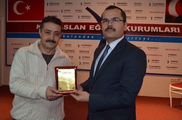 Kılıçaslan’ın Emektarlarına Vefa Plaketi