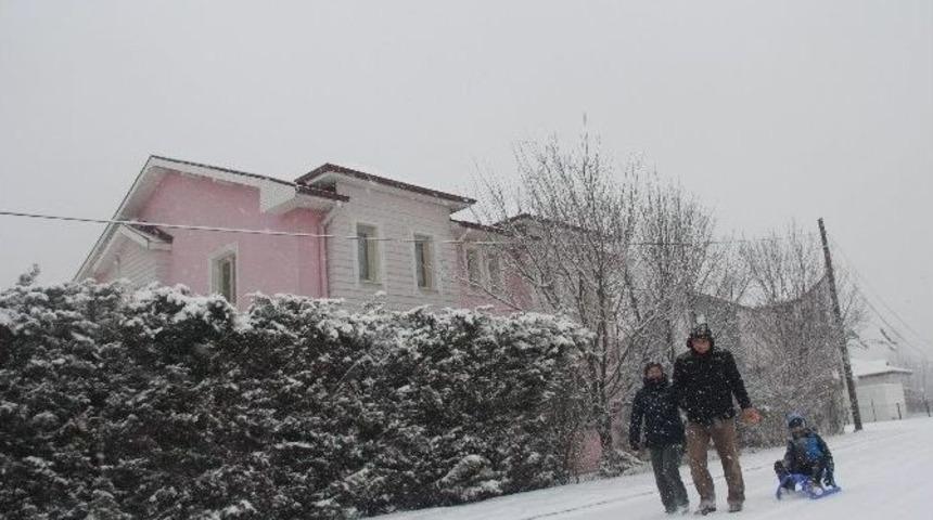Bolu Kar Yağışına Teslim Oldu