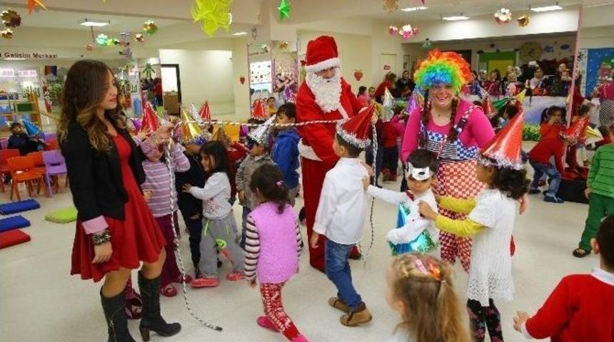Buca&rsquo;da Miniklere Coşku Dolu Yeni Yıl Eğlencesi