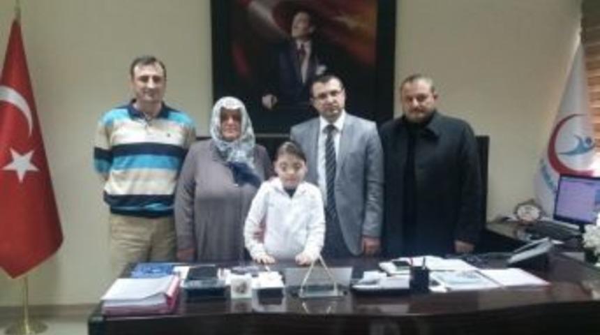 D&uuml;şme Sonucu Beynine Saplanan Kırıklar Ameliyatla &Ccedil;ıkartıldı