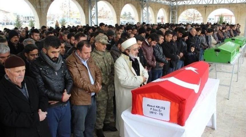 Vefat Eden Asker Toprağa Verildi