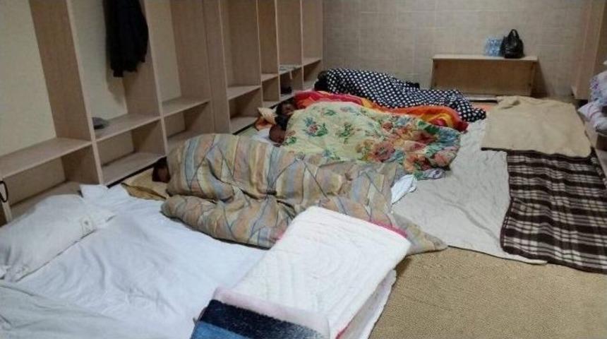 Antalya B&uuml;y&uuml;kşehir Belediyesi Evsizlere "ev" Oldu