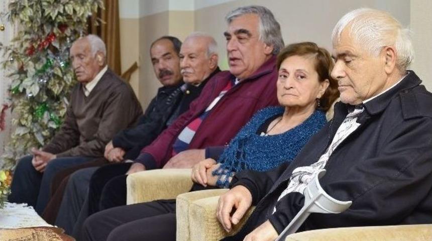 Huzurevi Sakinleri Yeni Yılı Kutladı