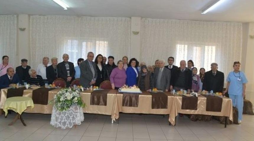 Vali Civelek, Mutlu Yıllar Diledi