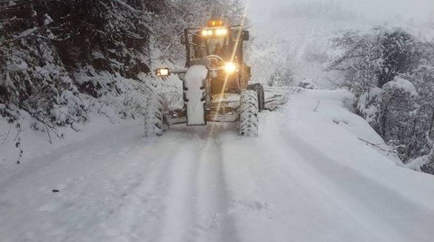 Ortahisar Belediye Başkanı Gen&ccedil;&rsquo;ten Karla M&uuml;cadele Ekiplerine Ziyaret