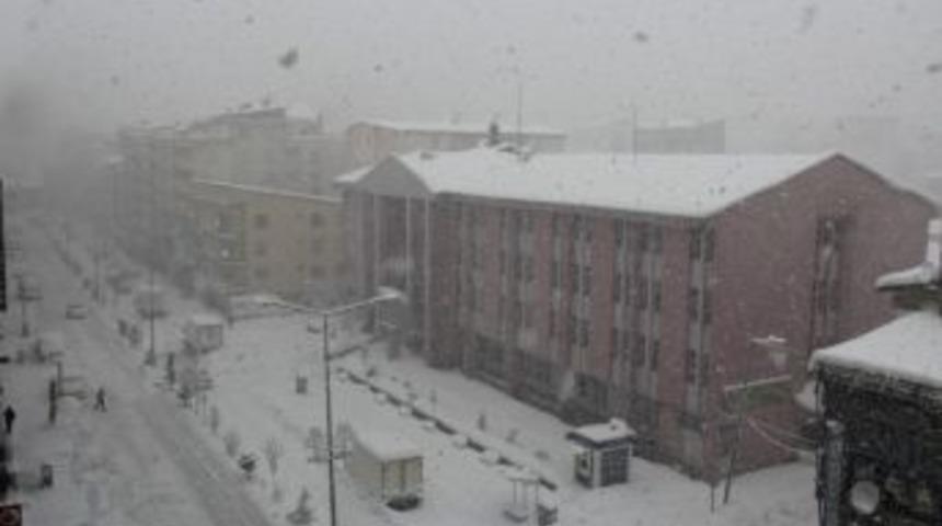 Hakkari Esnafı Bu Defa Kardan Dolayı Kepenk A&ccedil;madı