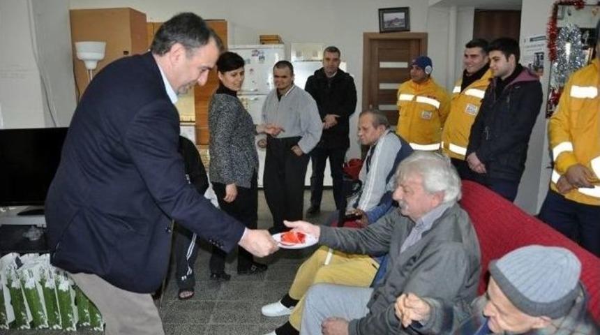 Ayvalık Belediye Başkanı Rahmi Gençer’den Anlamlı Ziyaretler