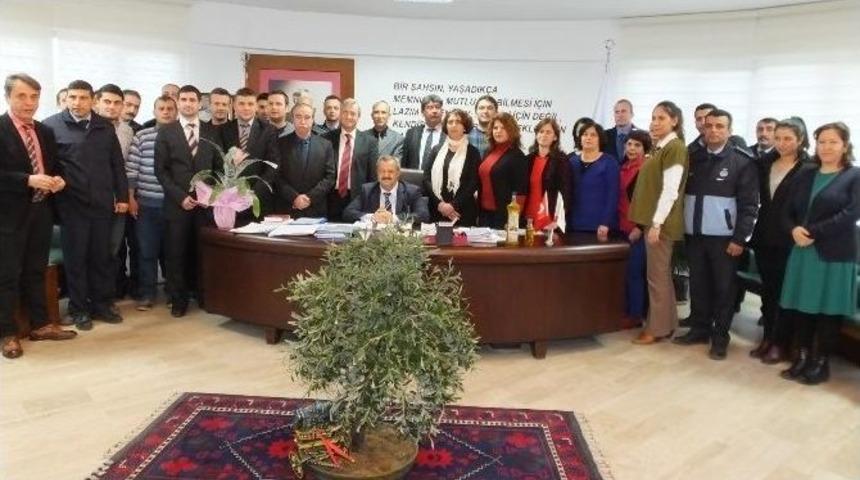 Burhaniye&rsquo;de Başkan Uysal Personelin Yeni Yılını Kutladı