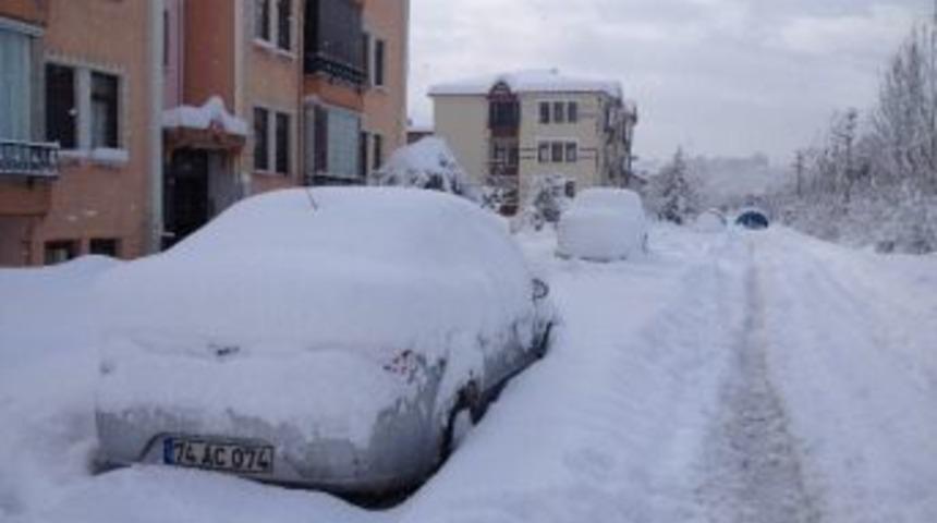 Bartın&rsquo;da Kar Etkisini S&uuml;rd&uuml;rd&uuml;