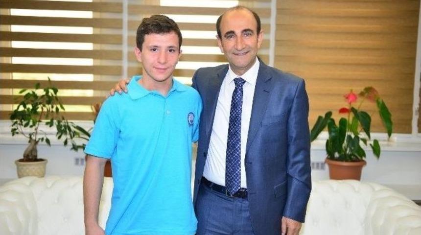 Halterin Altın &Ccedil;ocuğundan T&uuml;rkiye Şampiyonluğu