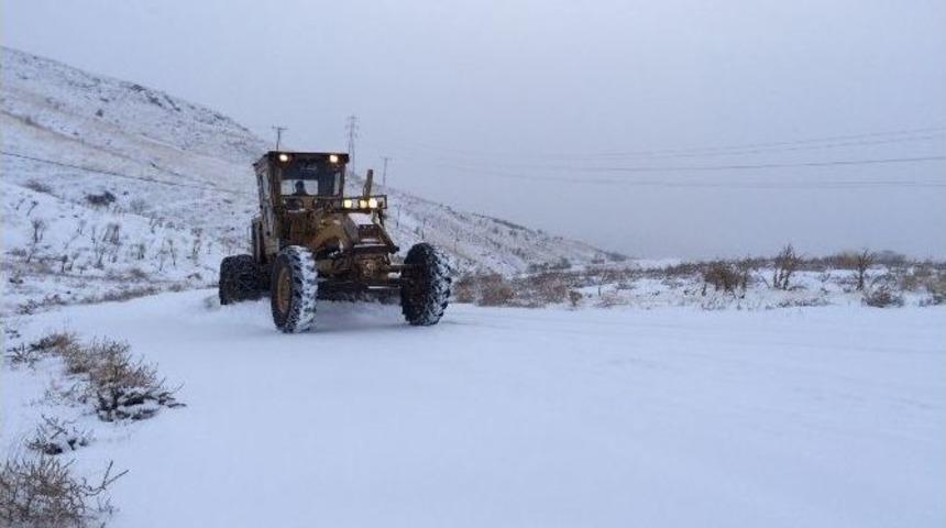 Karla M&uuml;cadele Ekipleri, &Ccedil;alışmalarını S&uuml;rd&uuml;r&uuml;yor