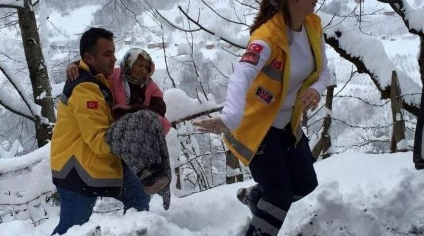 112 Ekibinin Zorlu M&uuml;cadelesi