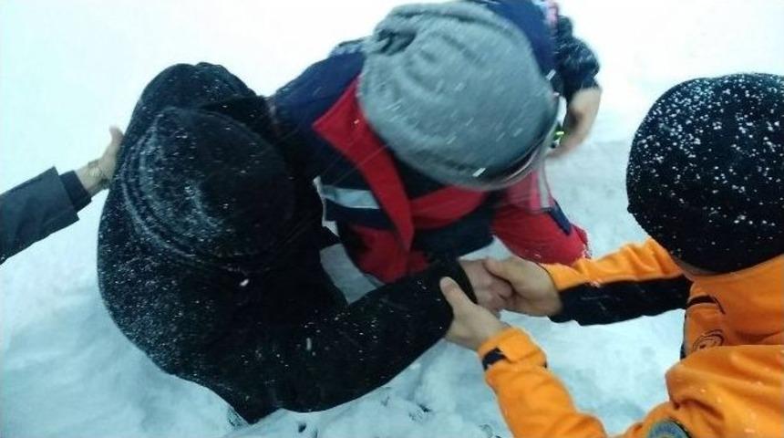 Afad Ve Umke Ekipleri, İnebolu&rsquo;da Hayat Kurtarmaya Devam Ediyor