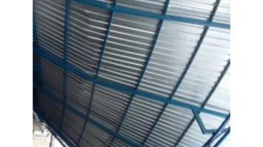 Biriken Kar &Ccedil;atıyı &Ccedil;&ouml;kertti