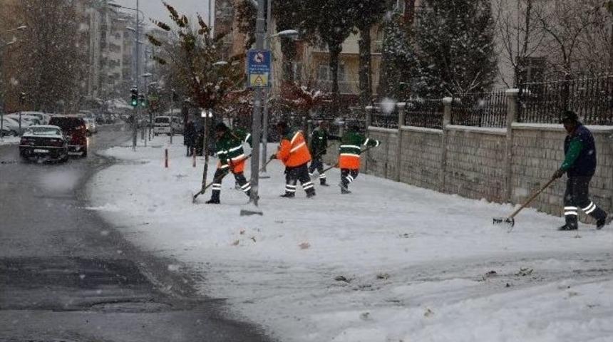 &rsquo;beyaz&rsquo; M&uuml;cadelede, &rsquo;tatlı&rsquo; İkramı