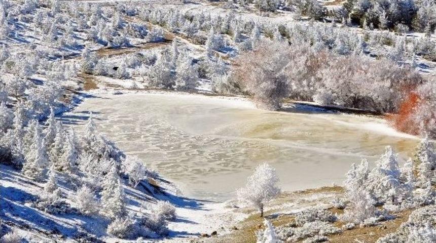 Manisa Spil Dağı Beyaza B&uuml;r&uuml;nd&uuml;