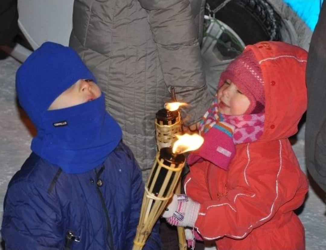 Dondurucu Soğukta Sarıkamış Şehitlerine Meşaleli Anma