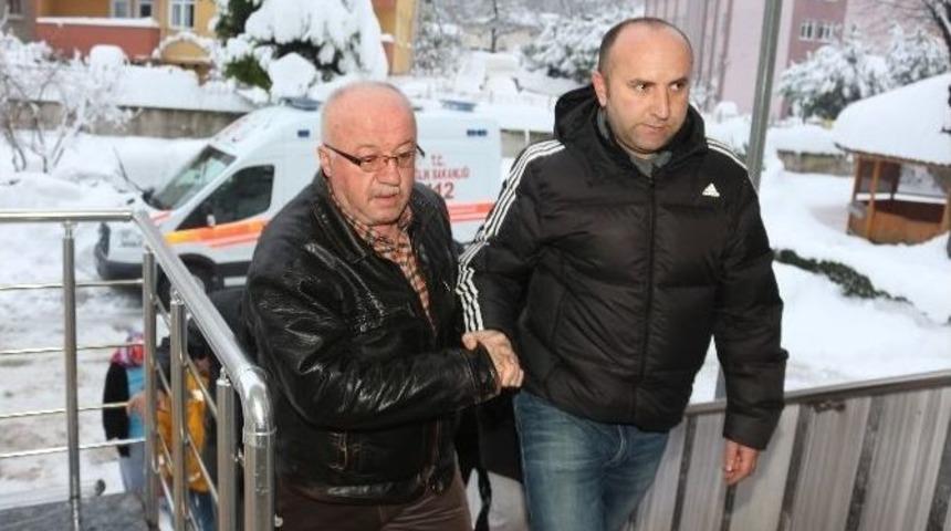 Yolu Kapalı K&ouml;yde Zehirlenen 5 Kişiye 10 Saatte Ulaşıldı