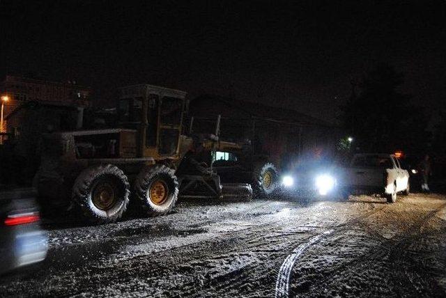 Şanlıurfa Büyükşehir Belediyesi, Kar Mesaisini Sürdürüyor