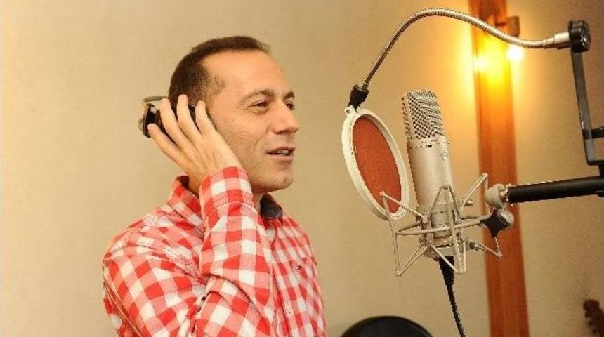 C&uuml;neyt &Ccedil;akır Ve Abdullah Avcı Da &Ccedil;ocuklar İ&ccedil;in Sahneye &Ccedil;ıkacak