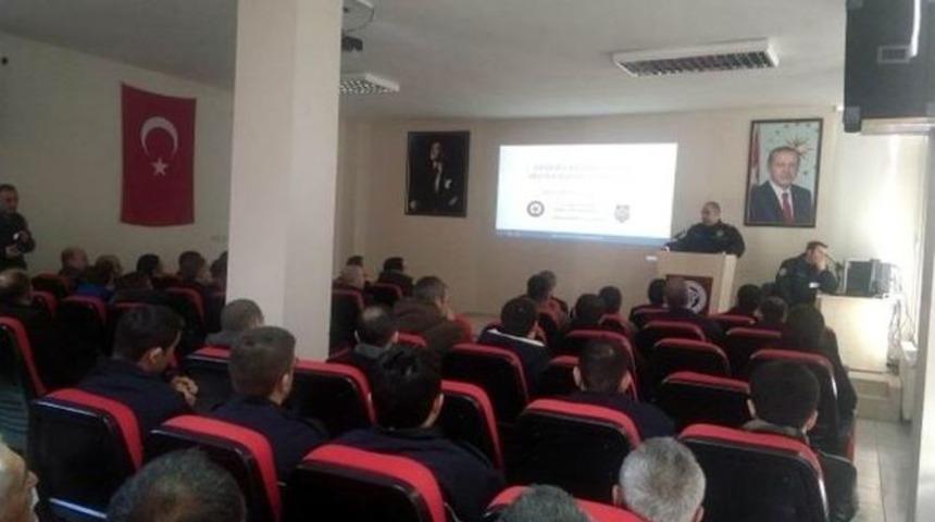 Trafik G&uuml;venliği Anlatıldı