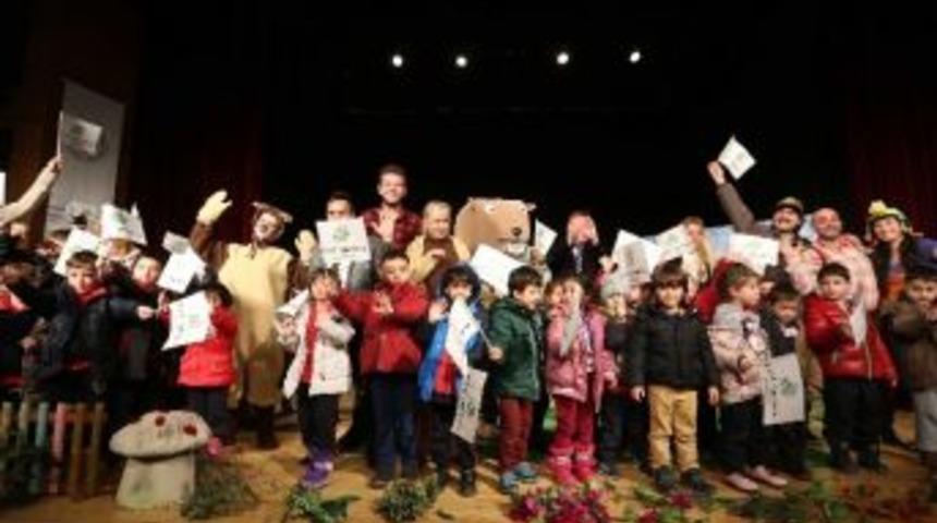 &rsquo;samur Nerede&rsquo; Tiyatro Oyununun İlk G&ouml;sterimi Yenimahalle&rsquo;de Yapıldı