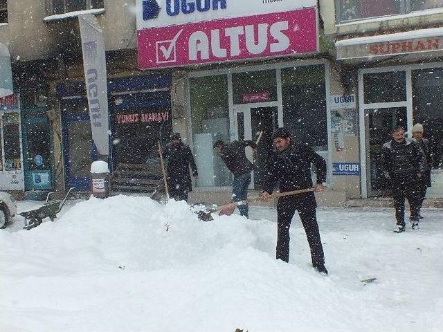 Malazgirt’te Kar, Hayatı Durma Noktasına Getirdi