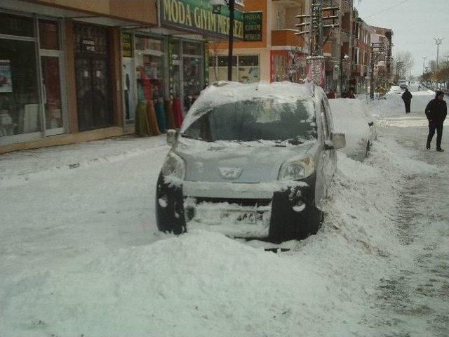 Özap’ta Kar, Hayatı Durma Noktasına Getirdi