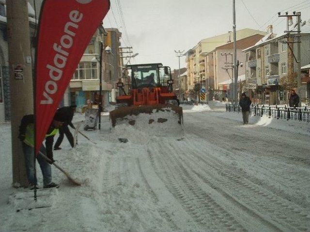 Özap’ta Kar, Hayatı Durma Noktasına Getirdi