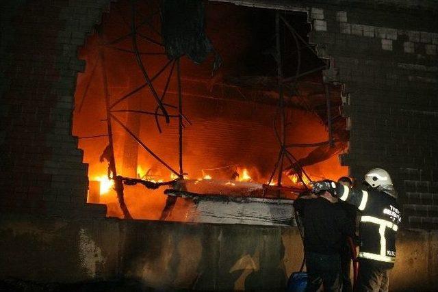 D&uuml;zce İtfaiyesi Ge&ccedil;en Yıl 297 Yangına M&uuml;dahale Etti 2