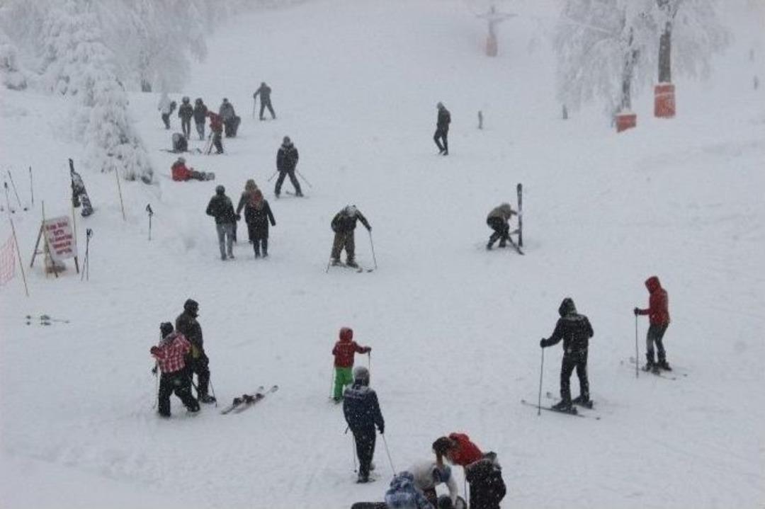 Yılbaşı Tatilcileri Kayak Merkezlerine Akın Etti