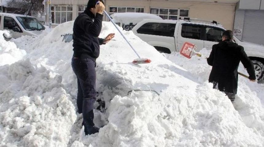 Hakkari’de Kar Esaretinin Ardından