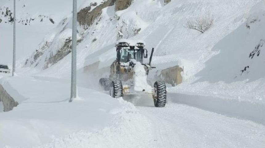 2800 Rakımda Karla M&uuml;cadele &Ccedil;alışması