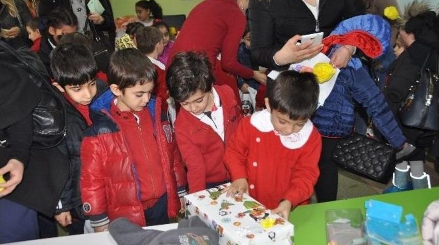 Gkv&rsquo;li Miniklerden Hediye Yağmuru