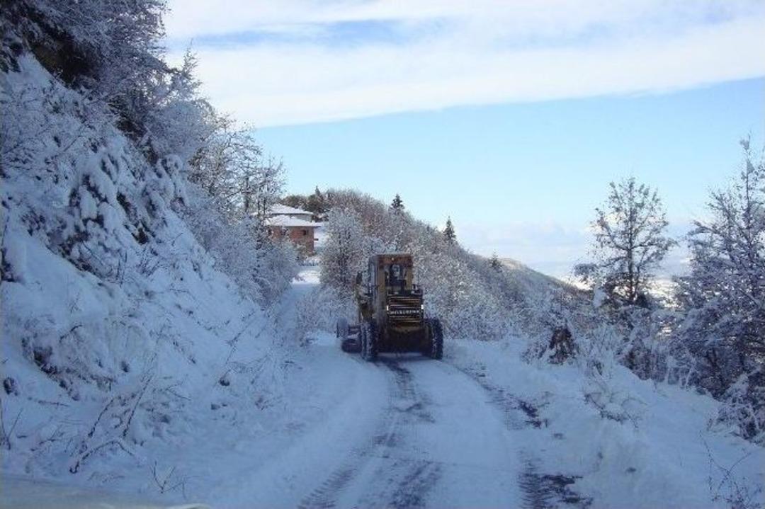 Kar Yağışı Pazar Kurulmasını Engelledi